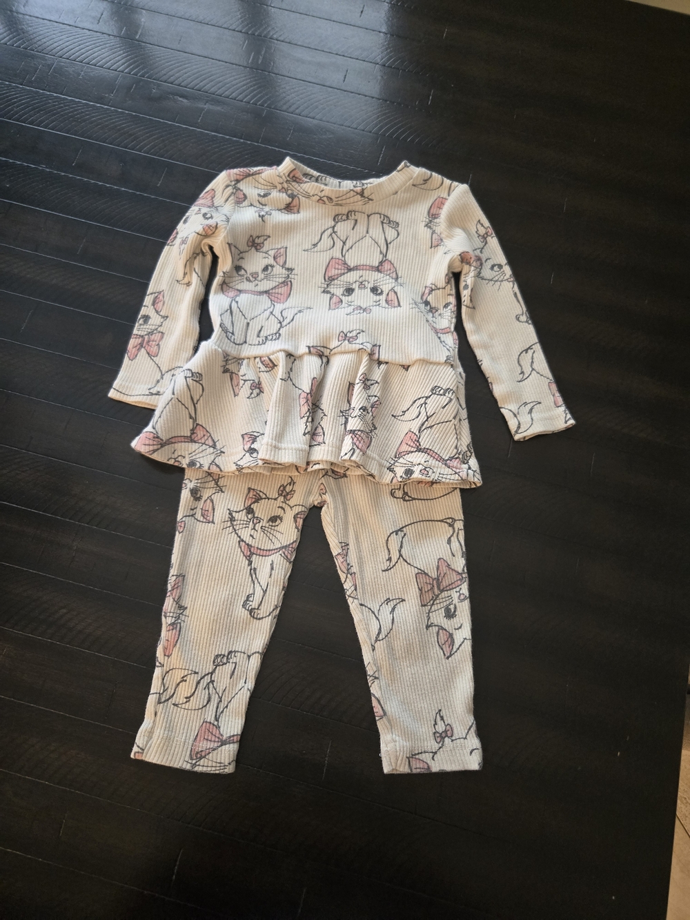 Disney Marie and the Aristocats 2 piece set. Size 12m